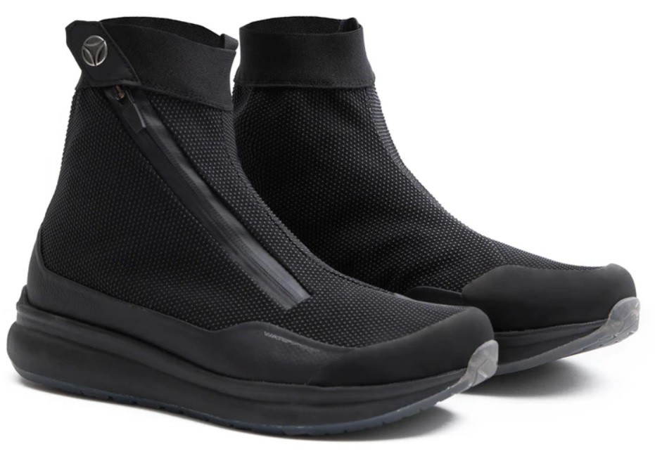 Scarpe Momo Design Firegun 1 WP nero black waterproof shoes