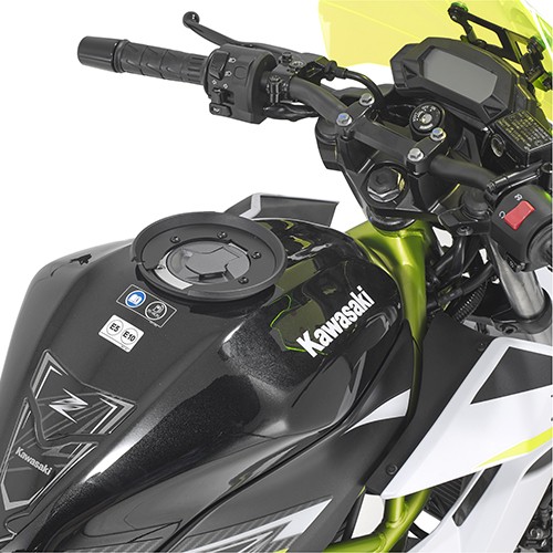 Borsa da serbatoio Kawasaki Z125 Givi ST611 Tanklock Moto tank bag con flangia BF42