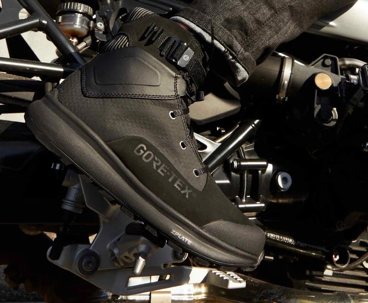 Scarpe moto impermeabili Tcx Momo Design SUBMACHINE goretex nero black waterproof shoes